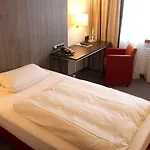 City Hotel Duesseldorf Отель Дюссельдорф