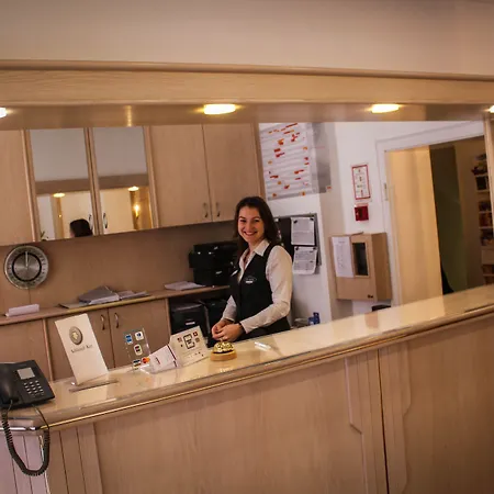 City Hotel Duesseldorf 3*