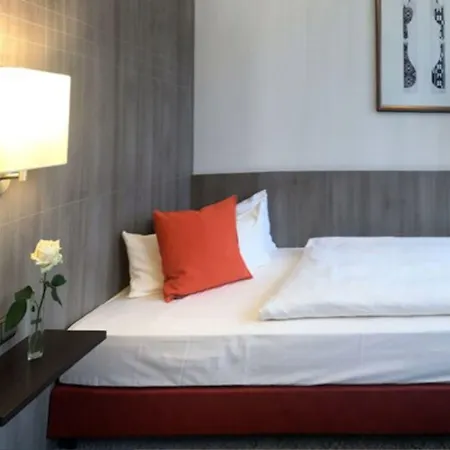 City Hotel Duesseldorf 3*