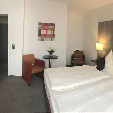 City Hotel Duesseldorf 3*