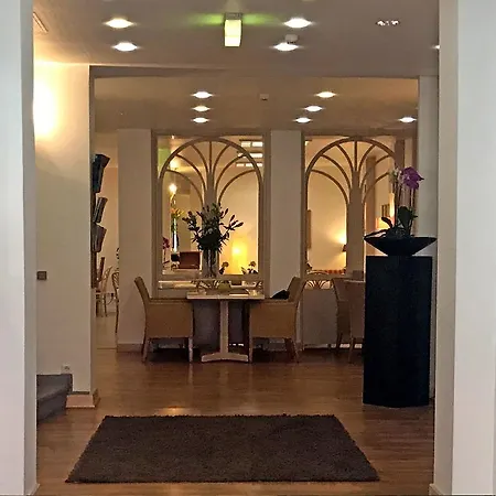 City Hotel Duesseldorf 3*