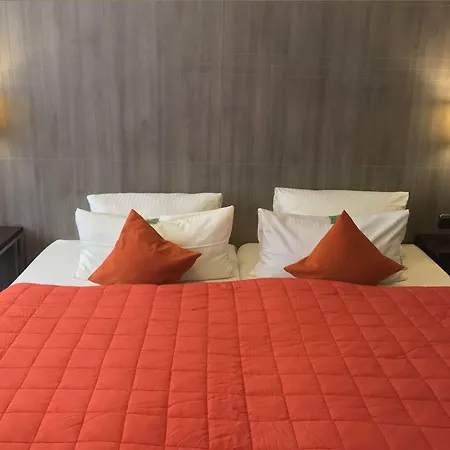 City Hotel Duesseldorf 3*