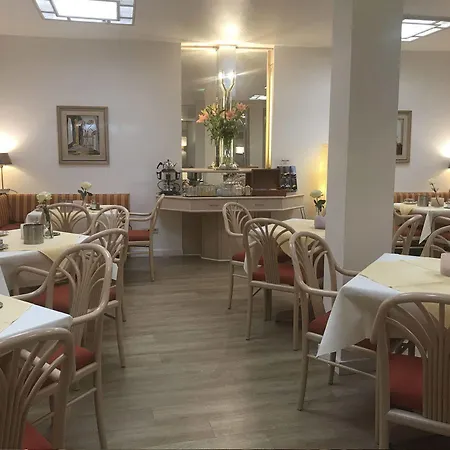 City Hotel Duesseldorf 3*