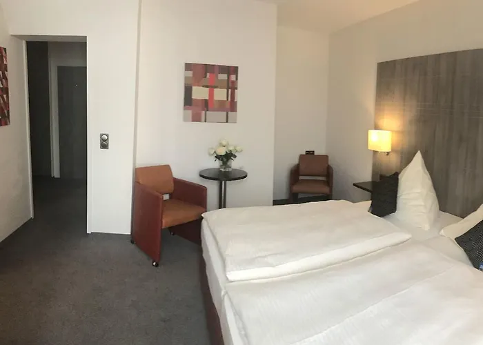 City Hotel Duesseldorf 3*