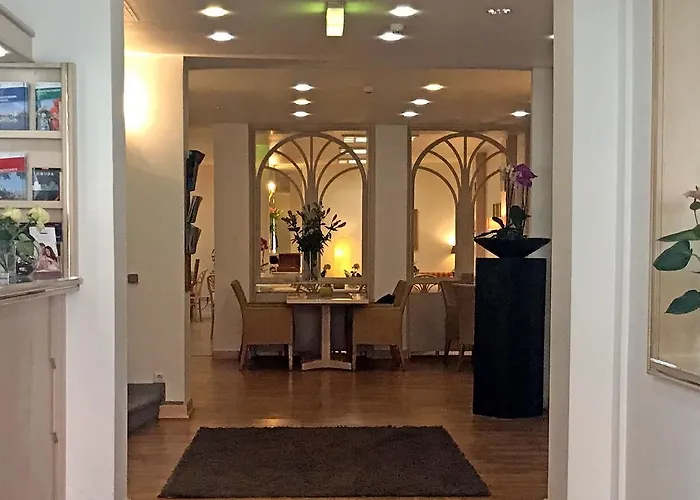 City Hotel Duesseldorf 3*