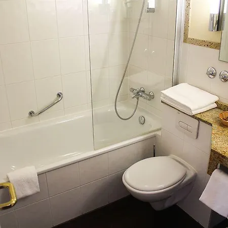 City Hotel Duesseldorf Отель Дюссельдорф